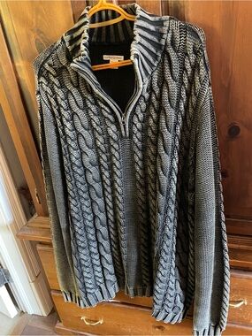 Men's Cable-Knit Zip Sweater in Gray